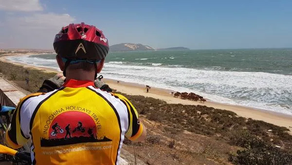 Hanoi Cycle To Mai Chau - Ninh Binh - Halong Bay - 6 Days